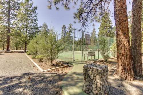 Sisters Tollgate Retreat with Hot Tub & WiFi - image 6