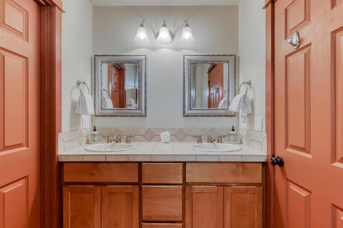 Sisters Locust Lane Retreat - image 7