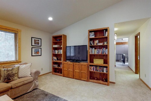 Black Butte Ranch: South Meadow Home Eighty-Four - image 12