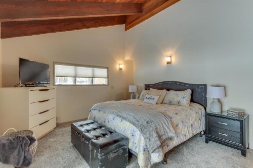Black Butte Ranch: Grey Owl Getaway On The Greens - image 4