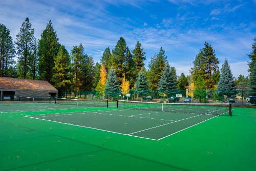 Black Butte Ranch: Grey Owl Getaway On The Greens - image 5