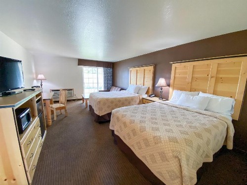 Sisters Inn & Suites - image 3
