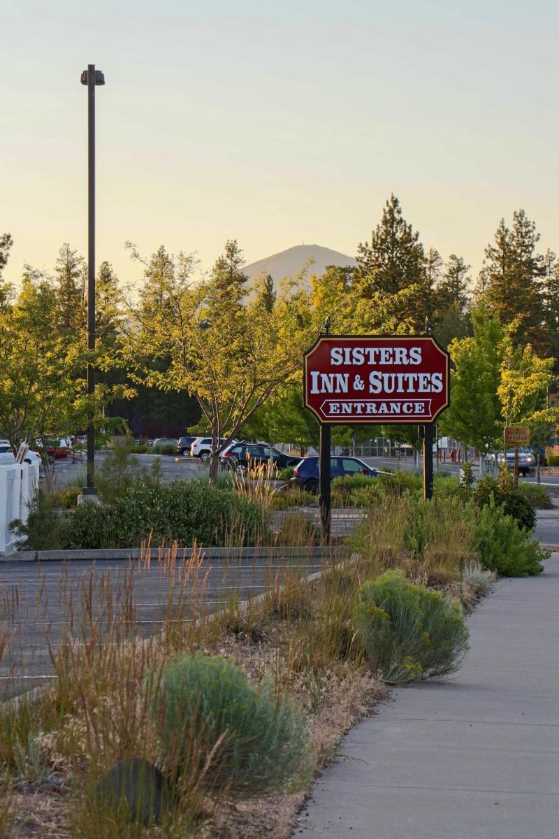 Sisters Inn & Suites - image 6