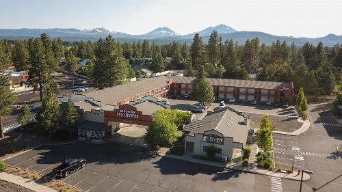 Sisters Inn & Suites - image 9
