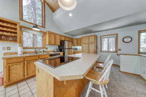 Black Butte Glaze Meadow 59 Getaway - image 10