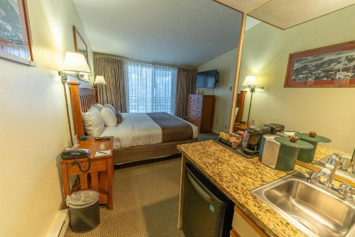 Pokolodi Lodge - image 21