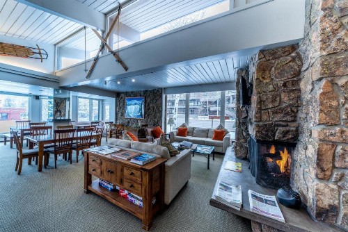 Pokolodi Lodge - image 41