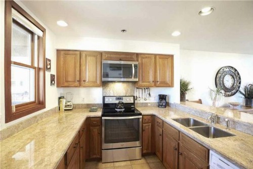 Woodrun 3 Bedroom Condo Ski-in Ski-out - image 8