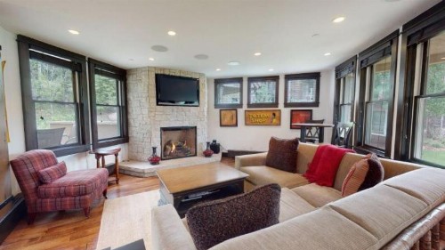 Woodrun 3 Bedroom Townhouse Ski-in Ski-out - image 9