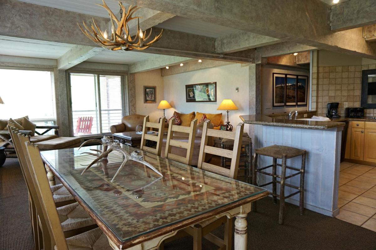 Snowmass Ski-In Ski-Out Condominiums - image 7
