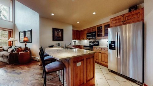 Woodrun 2 Bedroom Condo Ski-in Ski-out - image 4