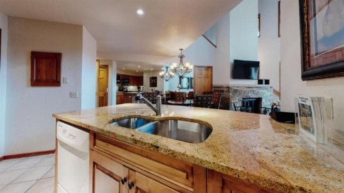 Woodrun 2 Bedroom Condo Ski-in Ski-out - image 7