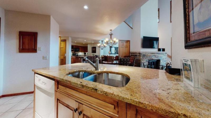 Woodrun 2 Bedroom Condo Ski-in Ski-out - image 7