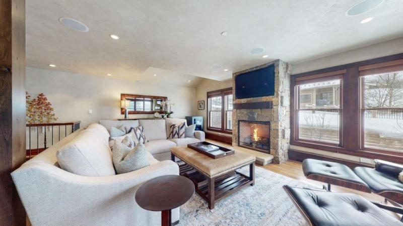 Snowmass_Woodrun_9954 - image 2