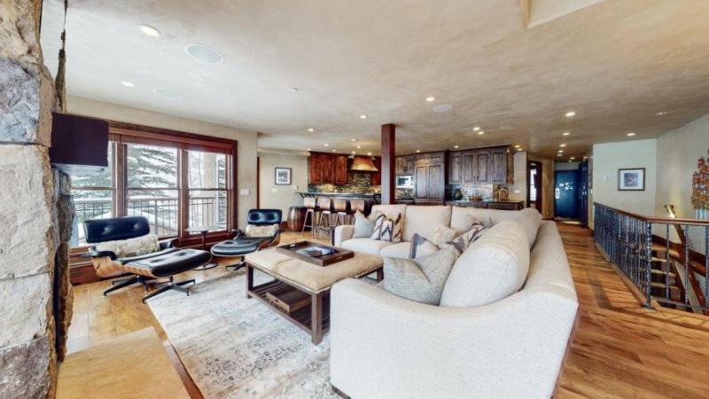 Snowmass_Woodrun_9954 - image 3