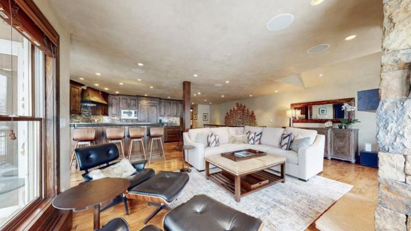 Snowmass_Woodrun_9954 - image 6