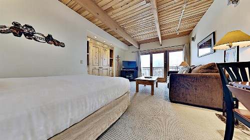 Timberline Condominium Studio Unit 215 - image 12