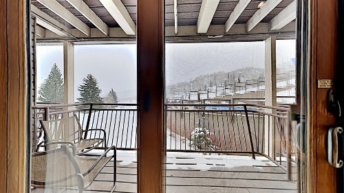 Timberline Condominium Studio Unit 215 - image 5