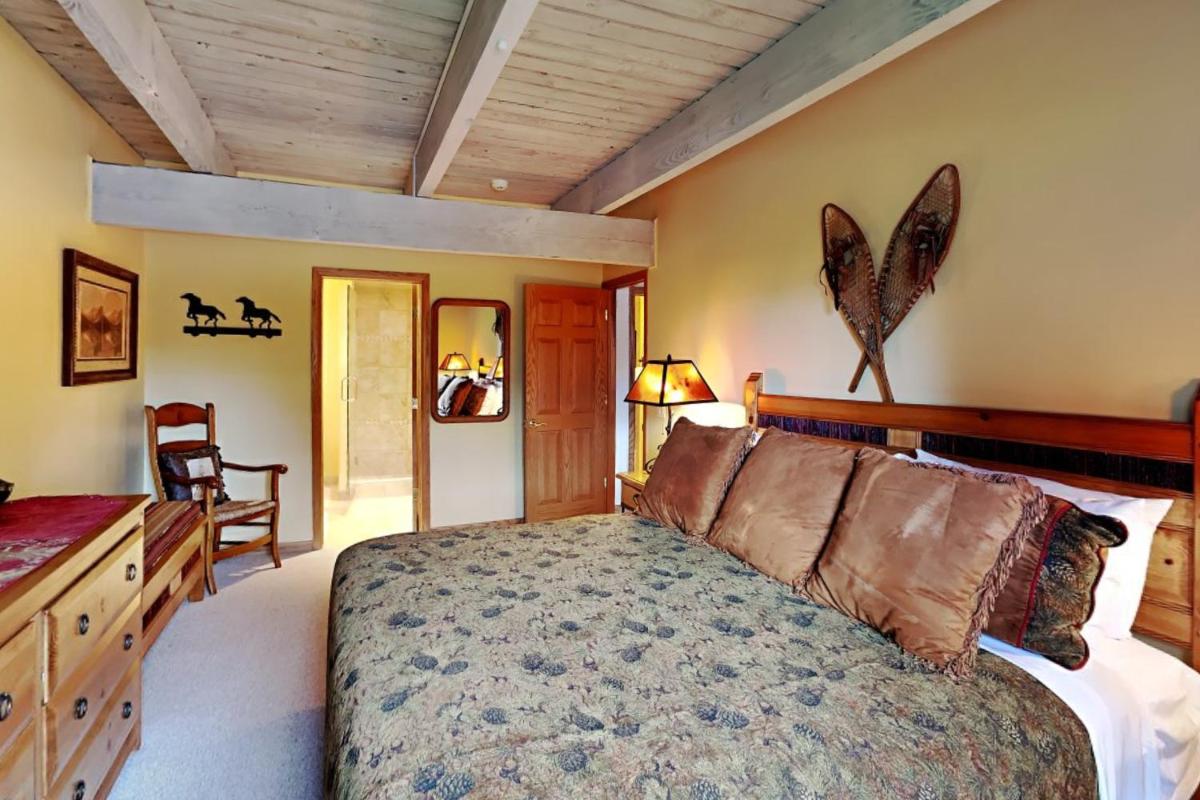Timberline Condominiums 2 Bedroom Unit A1D - image 3