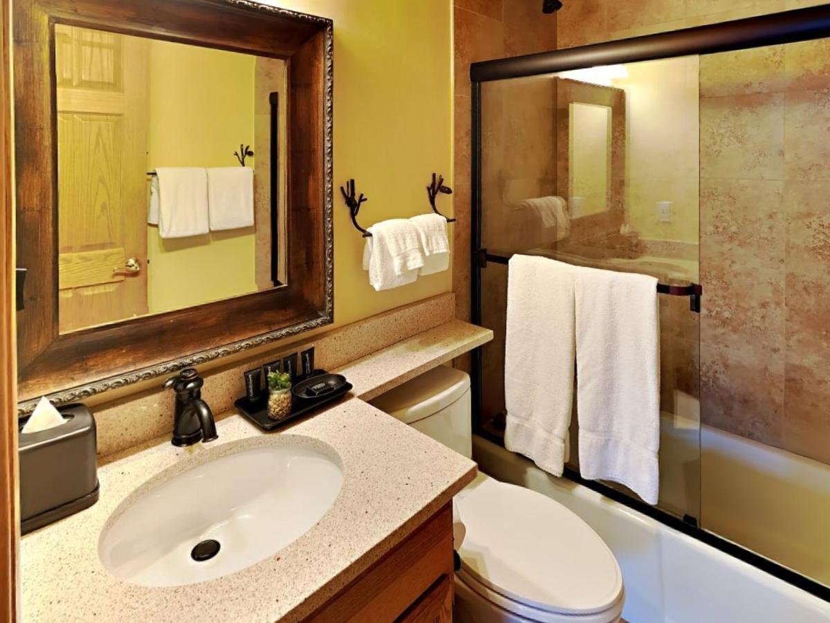 Timberline Condominiums 2 Bedroom Unit A1D - image 4
