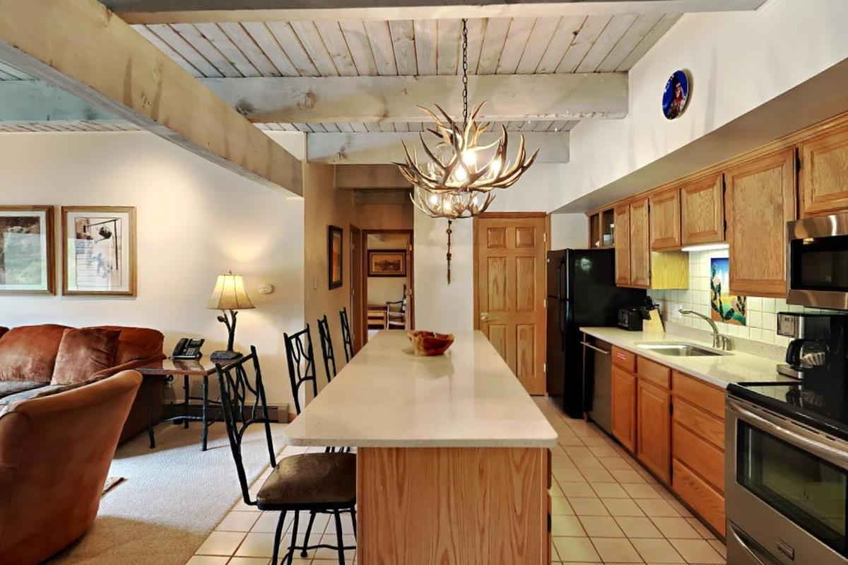Timberline Condominiums 2 Bedroom Unit A1D - image 7