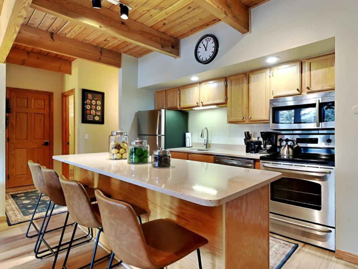 Timberline Condominiums 1 Bedroom Unit A2B - image 3