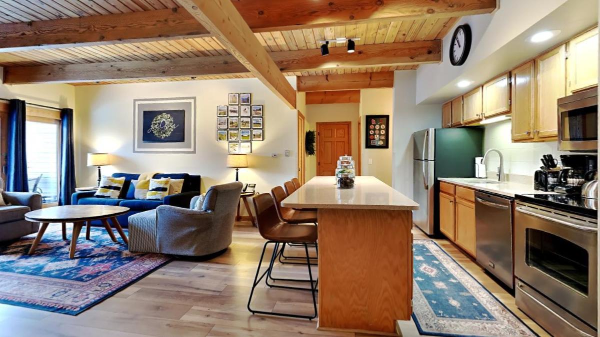 Timberline Condominiums 1 Bedroom Unit A2B - image 4