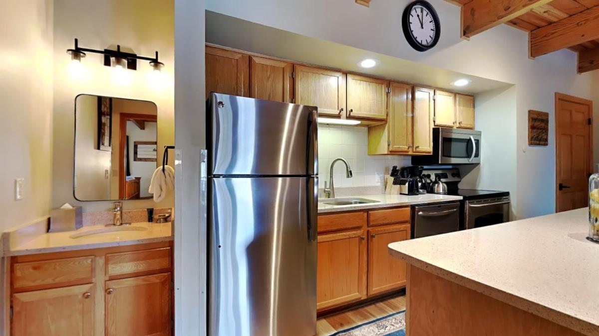 Timberline Condominiums 1 Bedroom Unit A2B - image 5