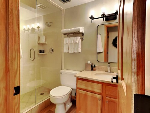 Timberline Condominiums 1 Bedroom Unit A2B - image 8