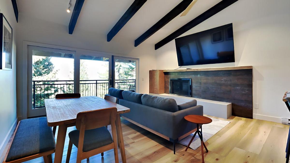 Timberline Condominiums 2 Bedroom Loft 3 Bath Unit A3A - image 3