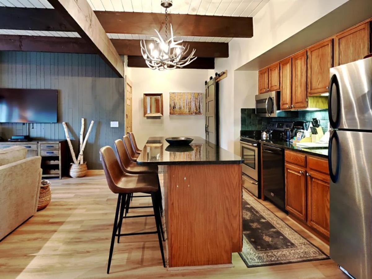 Timberline Condominiums 1 Bedroom C2C - image 3