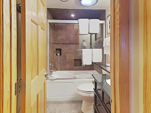 Timberline Condominiums 2 Bedroom Unit C2E - image 14