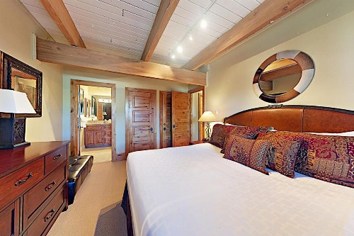 Timberline Condominiums 2 Bedroom Unit D2D - image 7