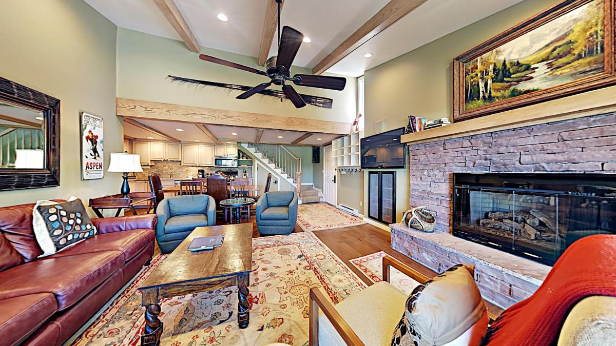 Timberline Condominium 2 Bedroom 3 Bath Loft Unit D3D - image 2