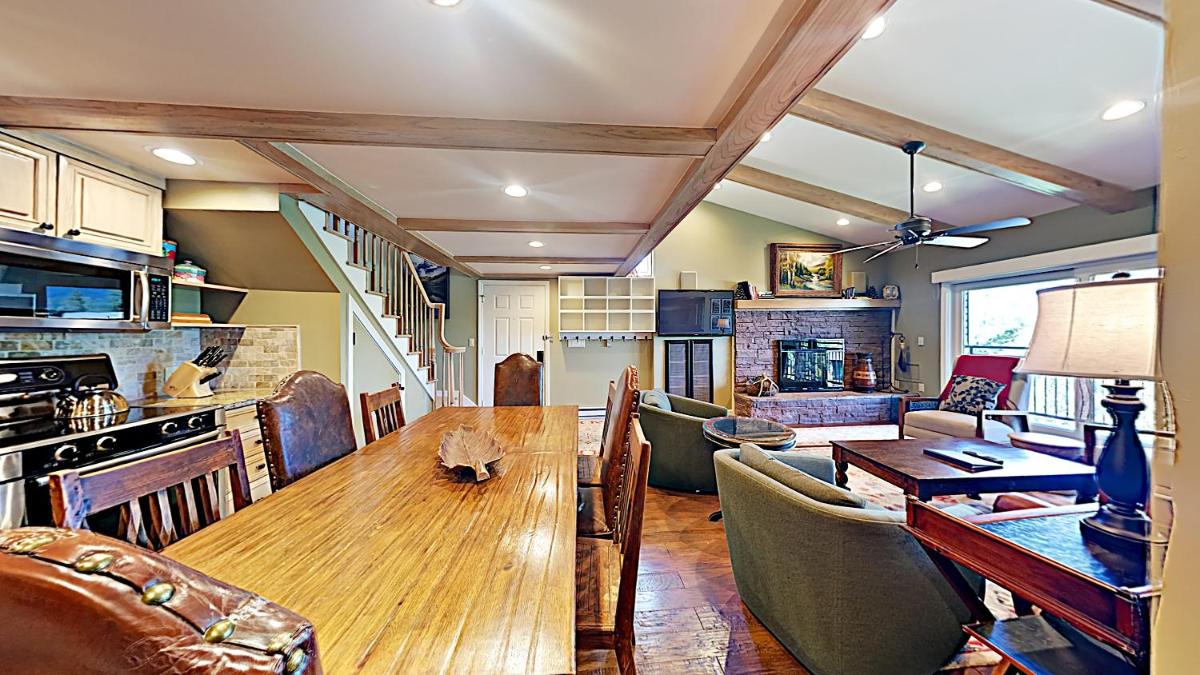 Timberline Condominium 2 Bedroom 3 Bath Loft Unit D3D - image 4