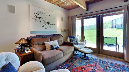 Timberline Condominium Studio Unit 116 - image 1