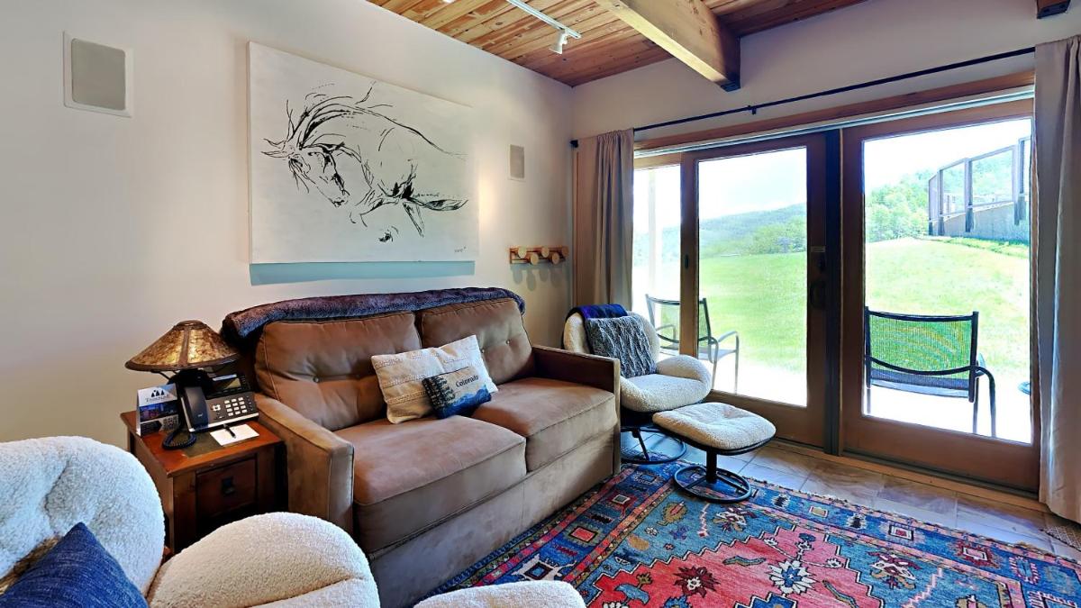 Timberline Condominium Studio Unit 116 - main image