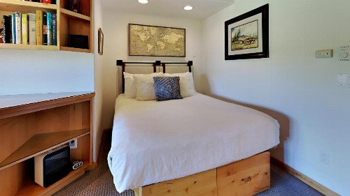 Timberline Condominium Studio Unit 116 - image 3