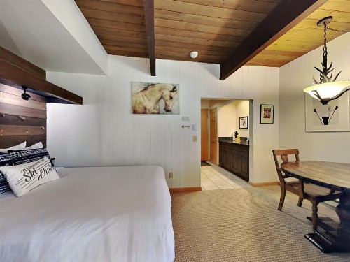 Timberline Condominium Studio Unit 118 - image 18