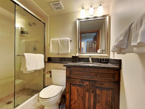 Timberline Condominium Studio Unit 118 - image 8