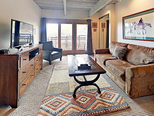 Timberline Condominium Studio Unit 214 - image 2