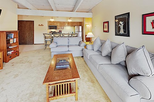 Timberline Condominiums 1 Bedroom Unit B2C