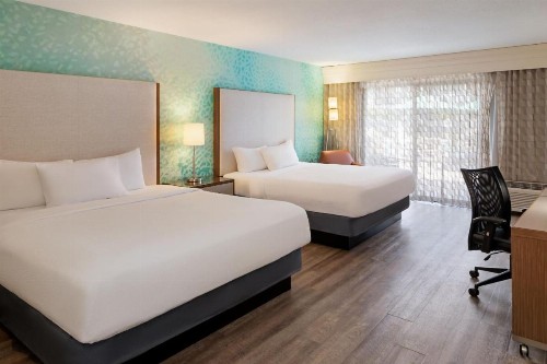 Courtyard by Marriott San Diego Del Mar/Solana Beach - image 28