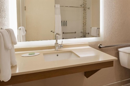 Courtyard by Marriott San Diego Del Mar/Solana Beach - image 45