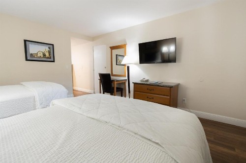 King Frederik Inn - image 4