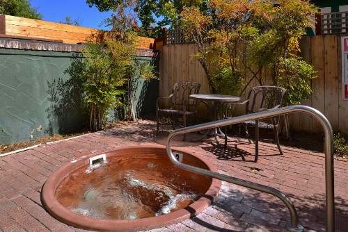 Wine Valley Inn - image 19