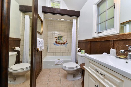 Wine Valley Inn - image 20