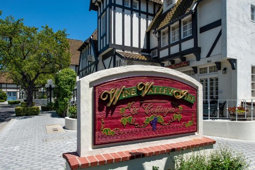 Wine Valley Inn - image 27