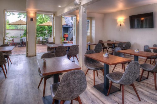 Wine Valley Inn - image 32