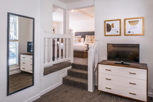 Wine Valley Inn - image 42